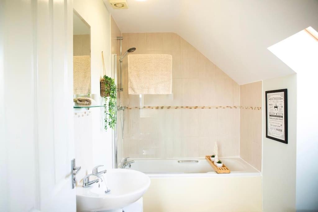Cosy In The Cotswolds *